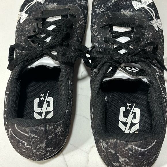 Under Armour | Men’s Brigade XC Black Spikeless Track Shoes - Picture 6 of 10